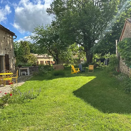 A L'oree Des Vignes * Sauveterre-la-Lémance