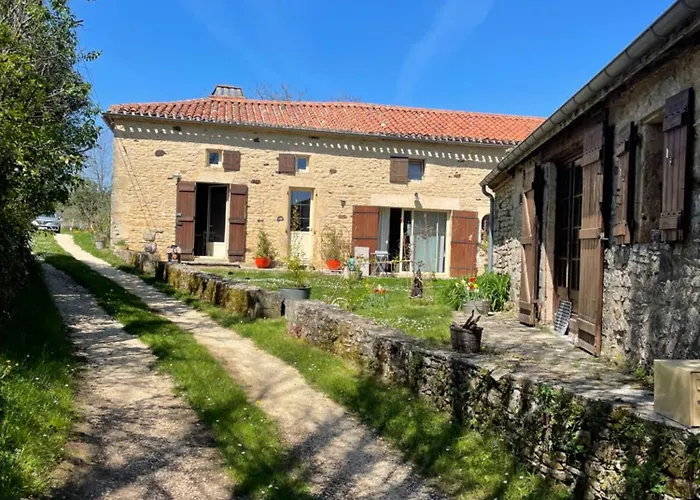 A L'oree Des Vignes بيت للعطل *